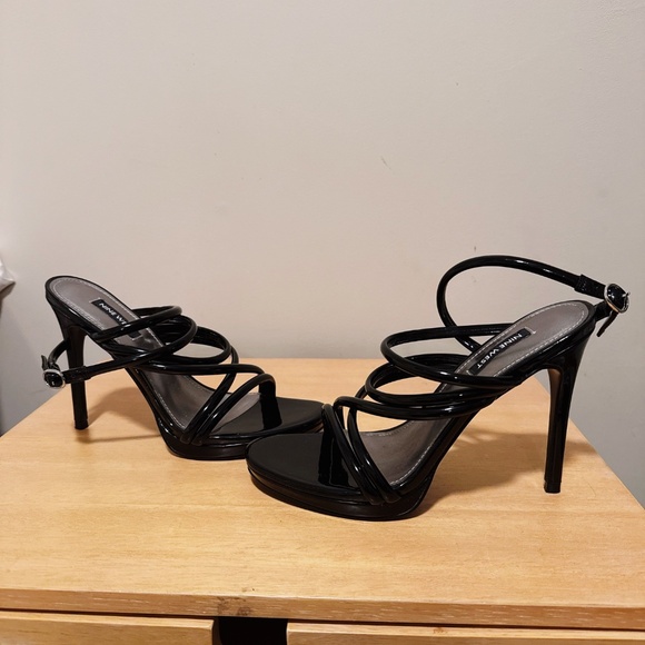 NEW Nine West Strappy Heels in Black (Size 8) - Picture 2 of 2